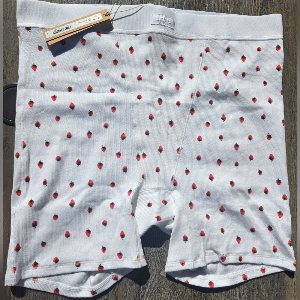 SKIMS Snow Strawberry Print Boxer XL